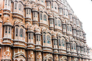 LÉTÁTE S NÁMI: Barevné zvuky Rádžistánu