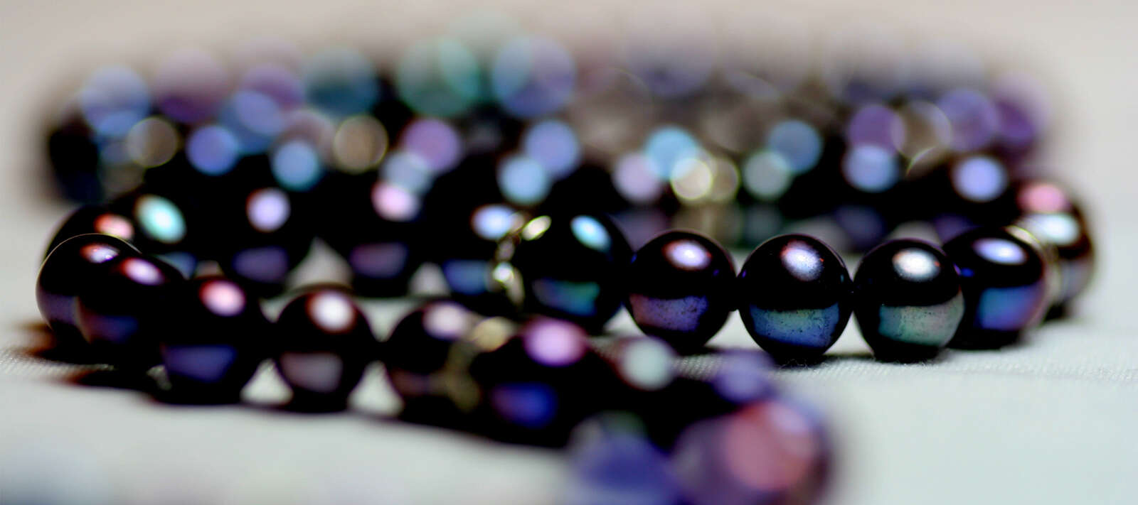 Jak se vyrábějí černé perly na Bora Bora