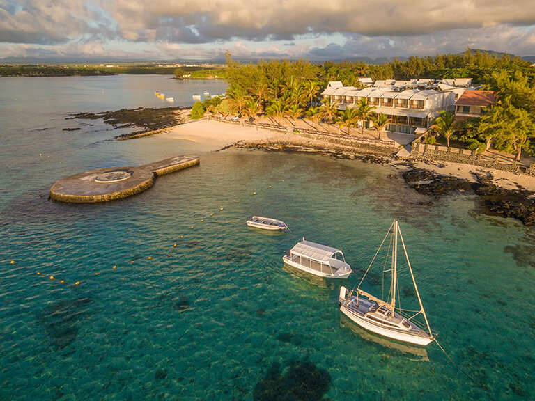 Le Peninsula Bay Beach Resort & Spa 4* - Mauricius