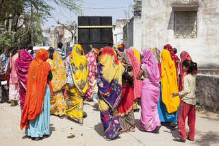LÉTÁTE S NÁMI: Bagru – tisk na látky