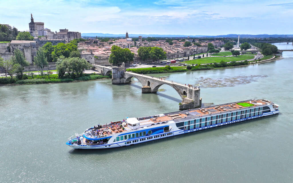 VIVA Cruises