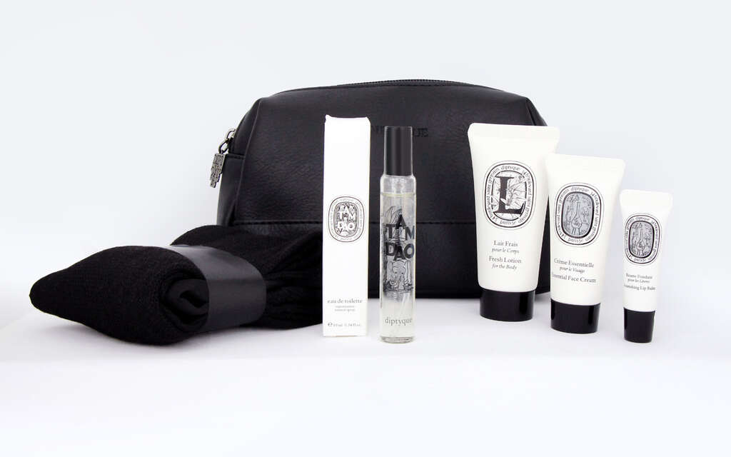 Amenity kit Qatar Airways